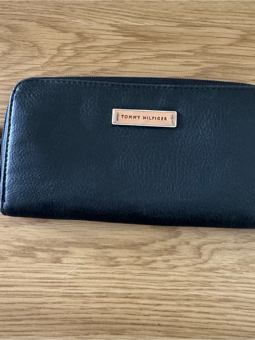 Tommy Hilfiger Black Wallet with Tan Logo Plaque